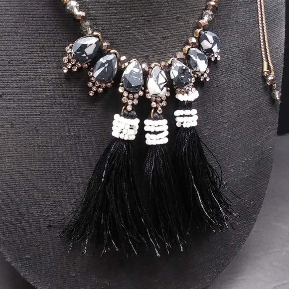 STEVE MADDEN Marbled Stone Beads & Black Tassels Goldtone Statement Necklace NWT - Picture 7 of 7